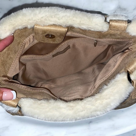 Bath and Bodyworks Bag - faux fur Tote Bag Purse - Picture 3 of 7